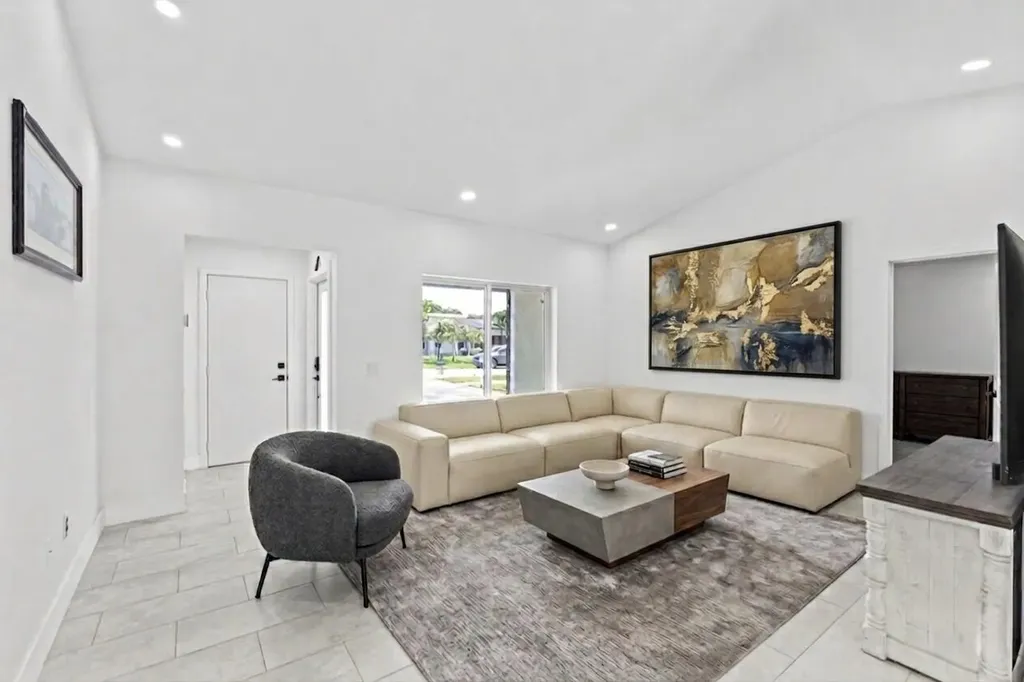 11831 NW 38th Place Sunrise FL 33323