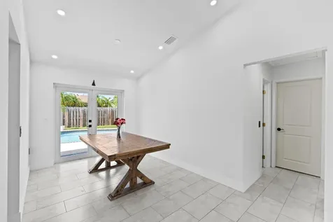 11831 NW 38th Place Sunrise FL 33323
