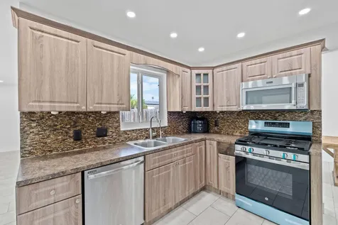 11831 NW 38th Place Sunrise FL 33323