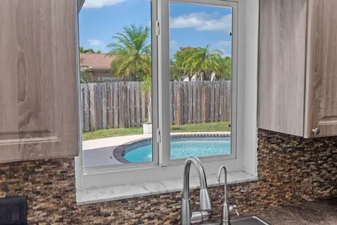 11831 NW 38th Place Sunrise FL 33323