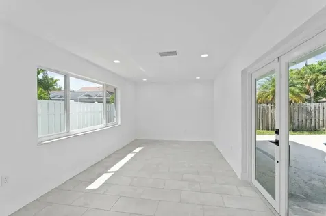 11831 NW 38th Place Sunrise FL 33323