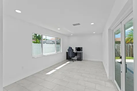11831 NW 38th Place Sunrise FL 33323