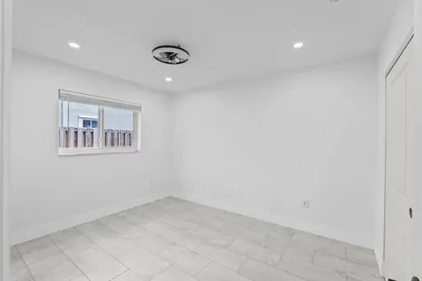 11831 NW 38th Place Sunrise FL 33323