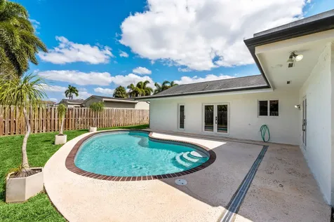 11831 NW 38th Place Sunrise FL 33323