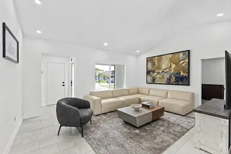 11831 NW 38th Place Sunrise FL 33323
