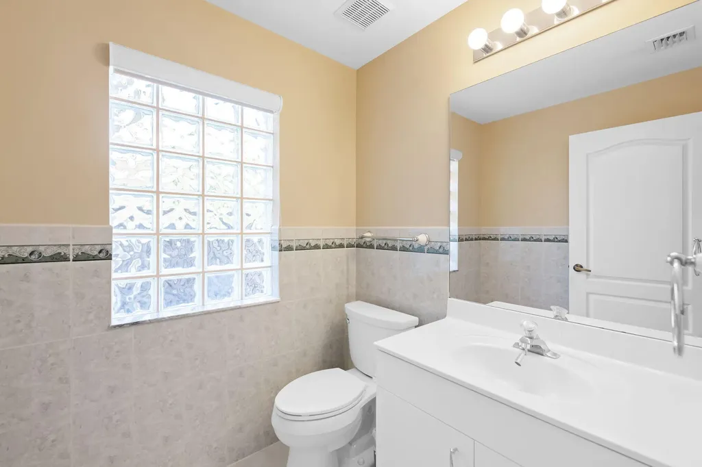 201 NW 101st Avenue Plantation FL 33324