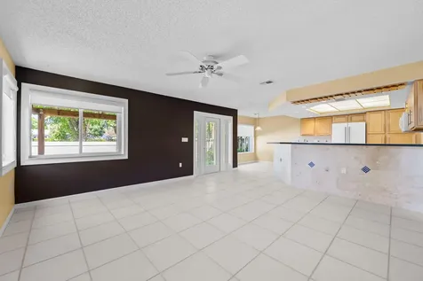 201 NW 101st Avenue Plantation FL 33324
