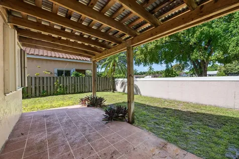 201 NW 101st Avenue Plantation FL 33324