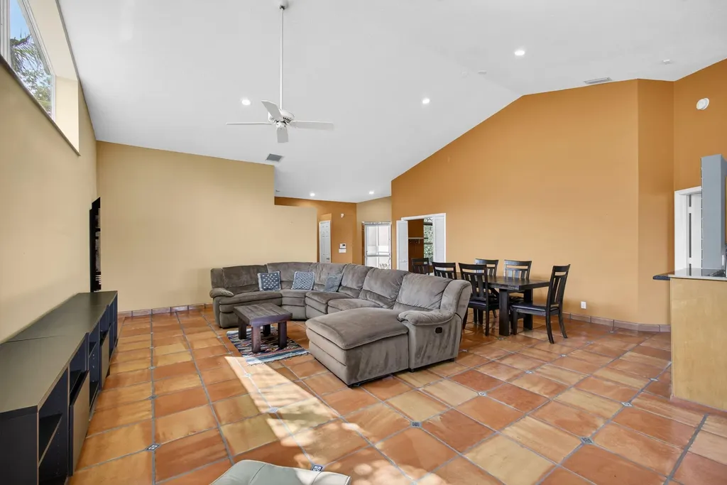1404 Mahogany Place Palm Beach Gardens FL 33418
