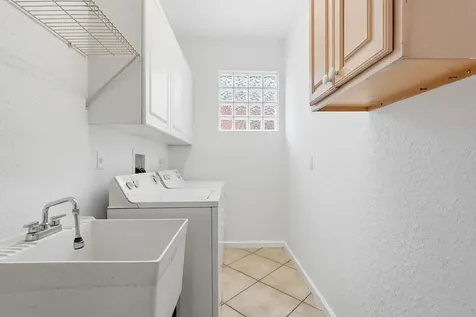 1275 Rosegate Boulevard Riviera Beach FL 33404