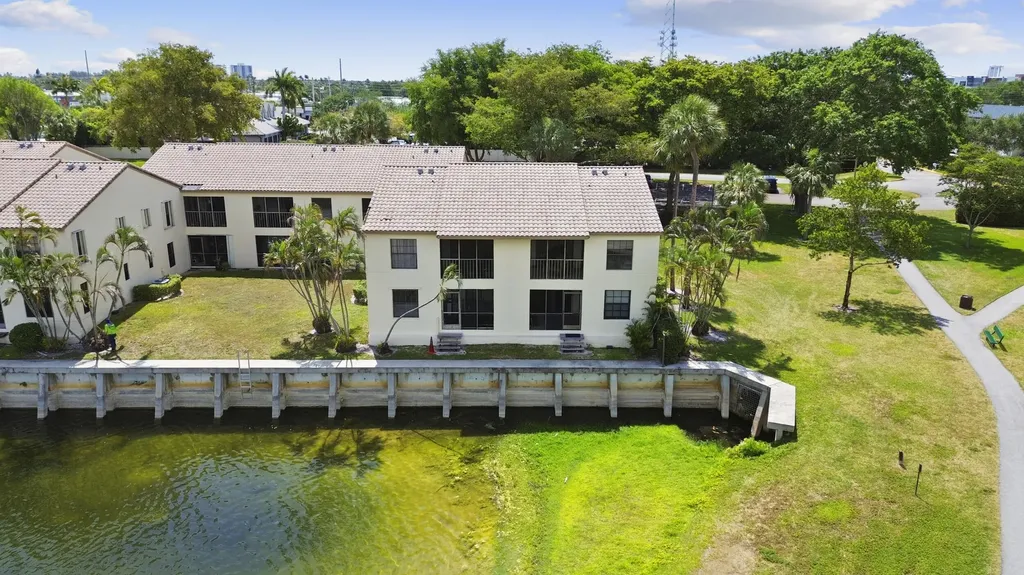 2600 Greenwood Terrace Boca Raton FL 33431
