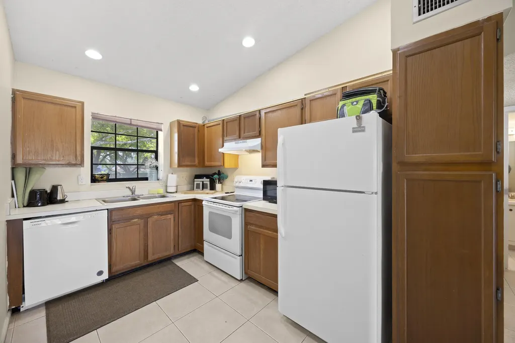 2600 Greenwood Terrace Boca Raton FL 33431