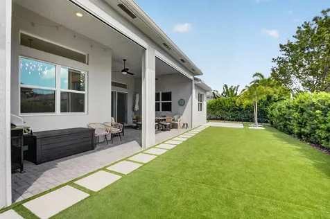 9682 Captiva Circle Boynton Beach FL 33437