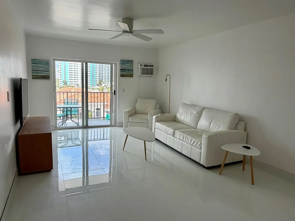 3000 Riomar Street Fort Lauderdale FL 33304