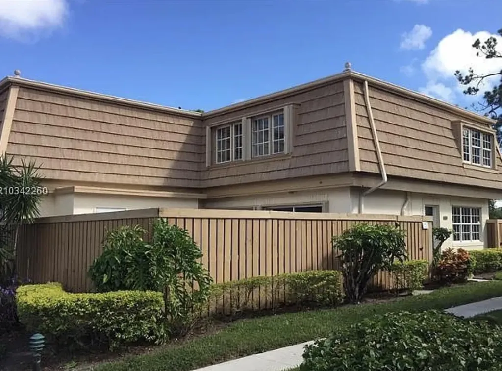 4328 Hazel Avenue Palm Beach Gardens FL 33410