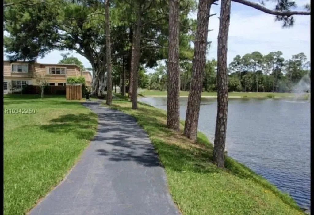 4328 Hazel Avenue Palm Beach Gardens FL 33410