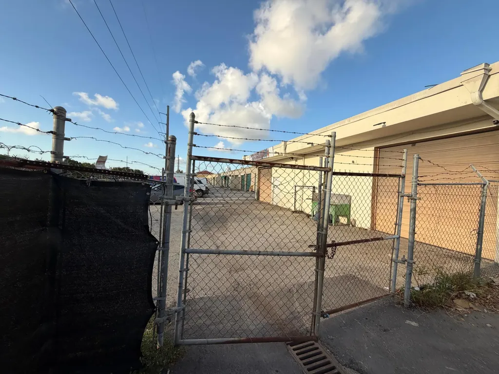 1173B SW 1st Way Deerfield Beach FL 33441
