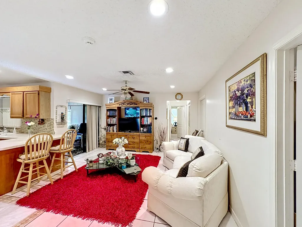 12821 N 86th Road Road N The Acreage FL 33412