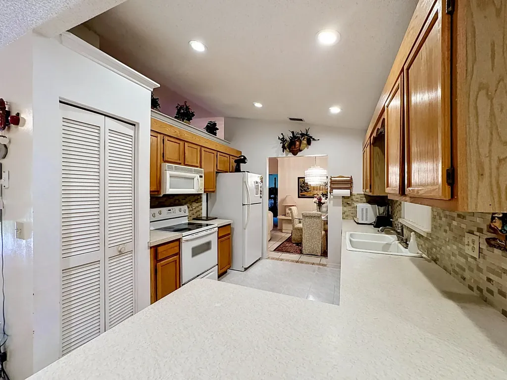 12821 N 86th Road Road N The Acreage FL 33412