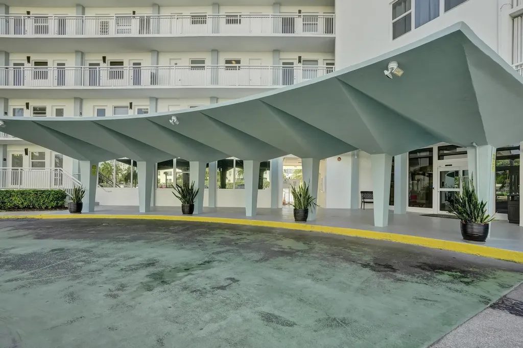 201 N Ocean Boulevard Pompano Beach FL 33062