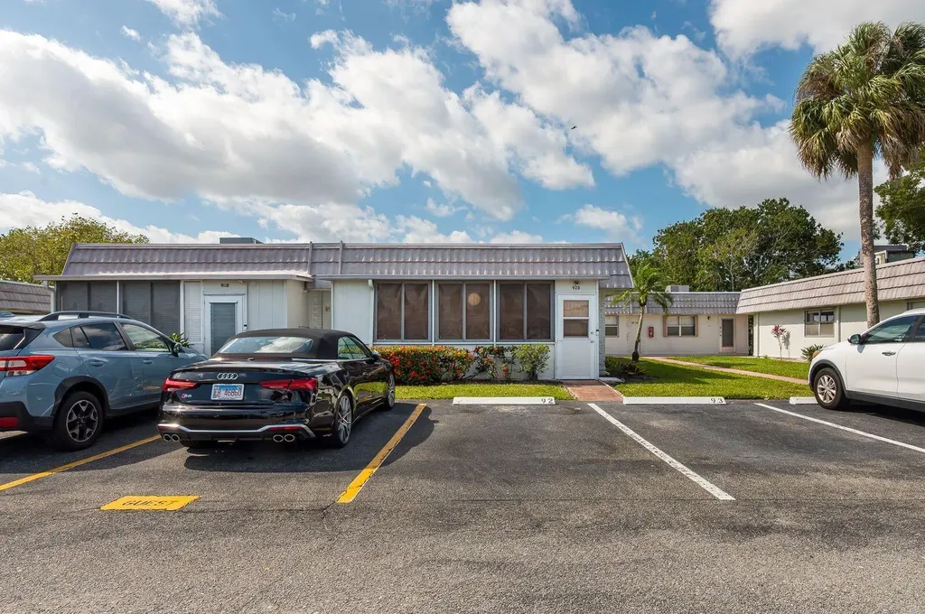 92 Valencia Drive Delray Beach FL 33446