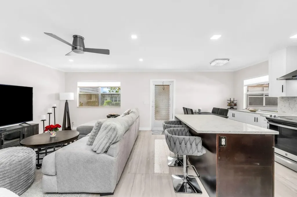 92 Valencia Drive Delray Beach FL 33446