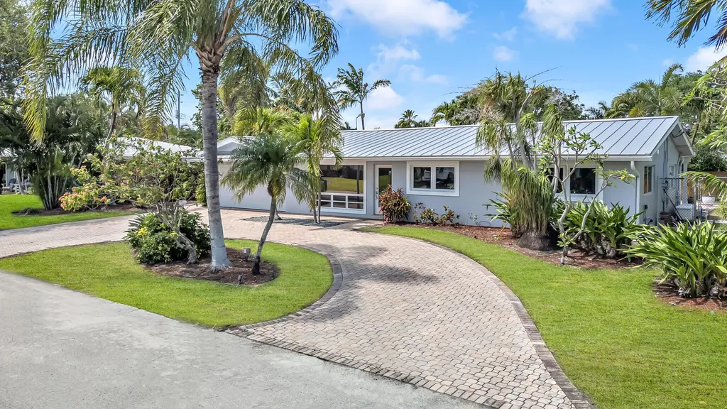 2241 NE 33rd Street Lighthouse Point FL 33064
