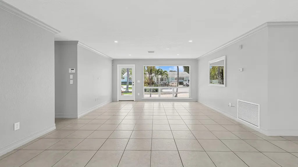 2241 NE 33rd Street Lighthouse Point FL 33064