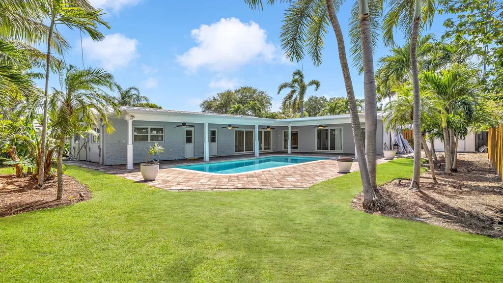 2241 NE 33rd Street Lighthouse Point FL 33064
