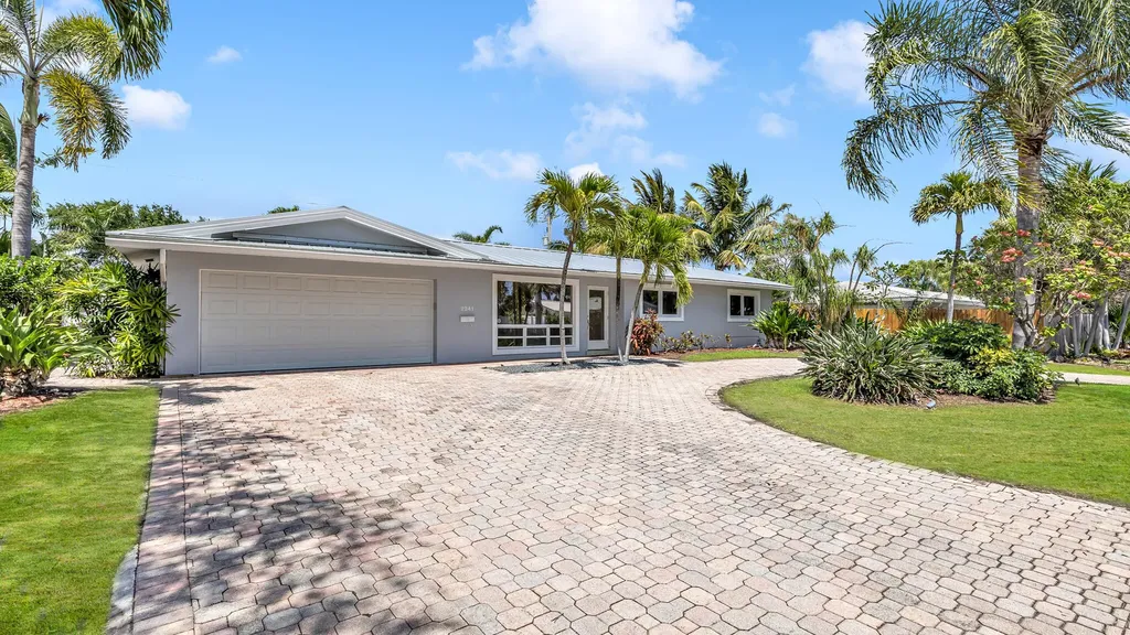 2241 NE 33rd Street Lighthouse Point FL 33064