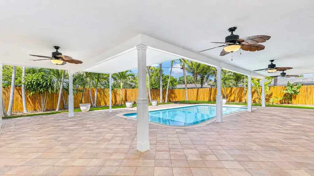 2241 NE 33rd Street Lighthouse Point FL 33064