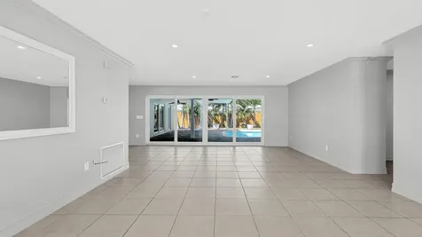 2241 NE 33rd Street Lighthouse Point FL 33064