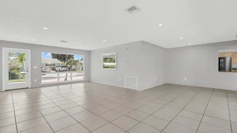 2241 NE 33rd Street Lighthouse Point FL 33064