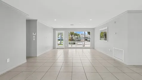 2241 NE 33rd Street Lighthouse Point FL 33064