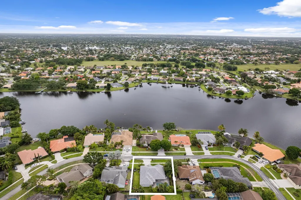 1931 Staimford Circle Wellington FL 33414