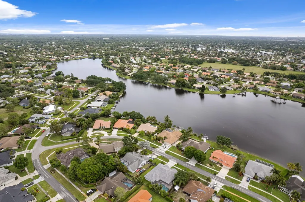 1931 Staimford Circle Wellington FL 33414