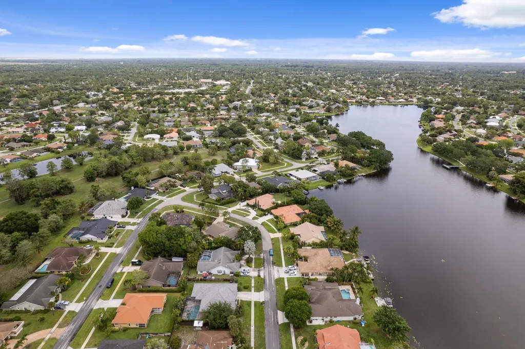 1931 Staimford Circle Wellington FL 33414