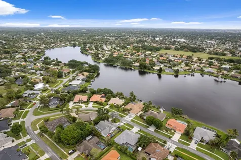 1931 Staimford Circle Wellington FL 33414