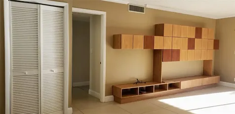 331 Lakeview Drive Weston FL 33326