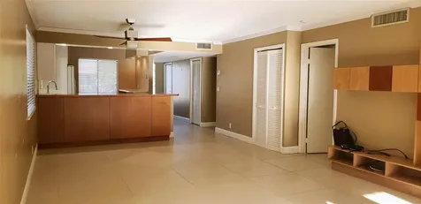 331 Lakeview Drive Weston FL 33326