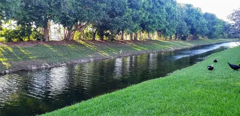 331 Lakeview Drive Weston FL 33326