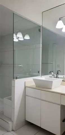 331 Lakeview Drive Weston FL 33326