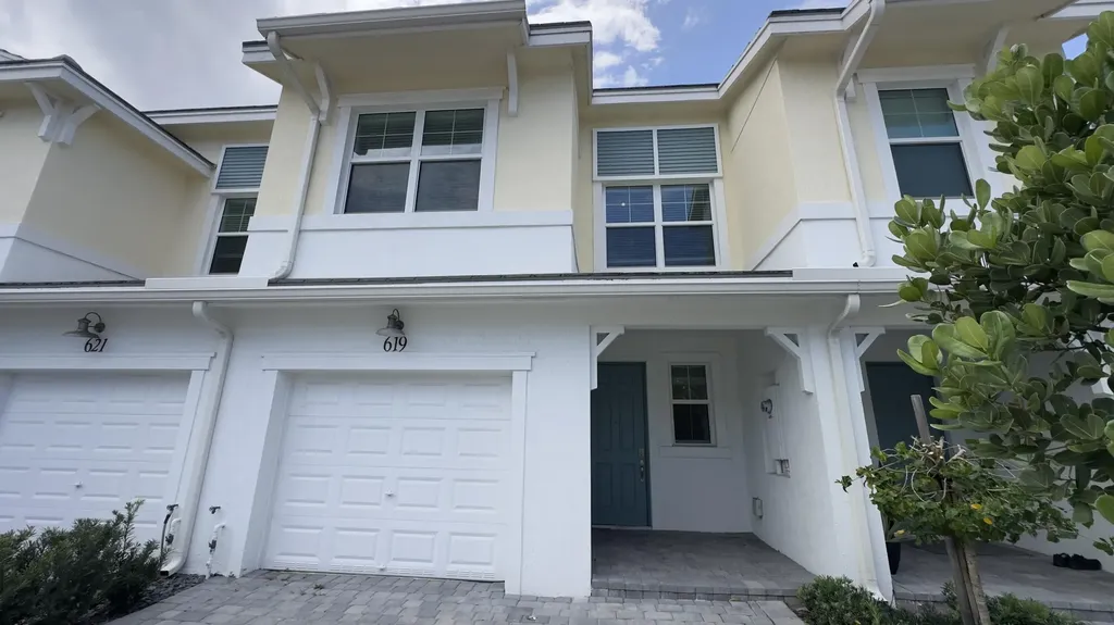 619 Parsons Way Deerfield Beach FL 33442