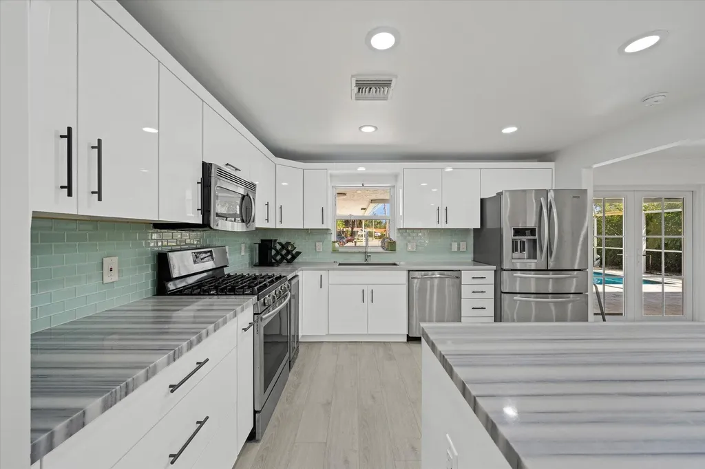 421 SW 18th Street Pompano Beach FL 33060