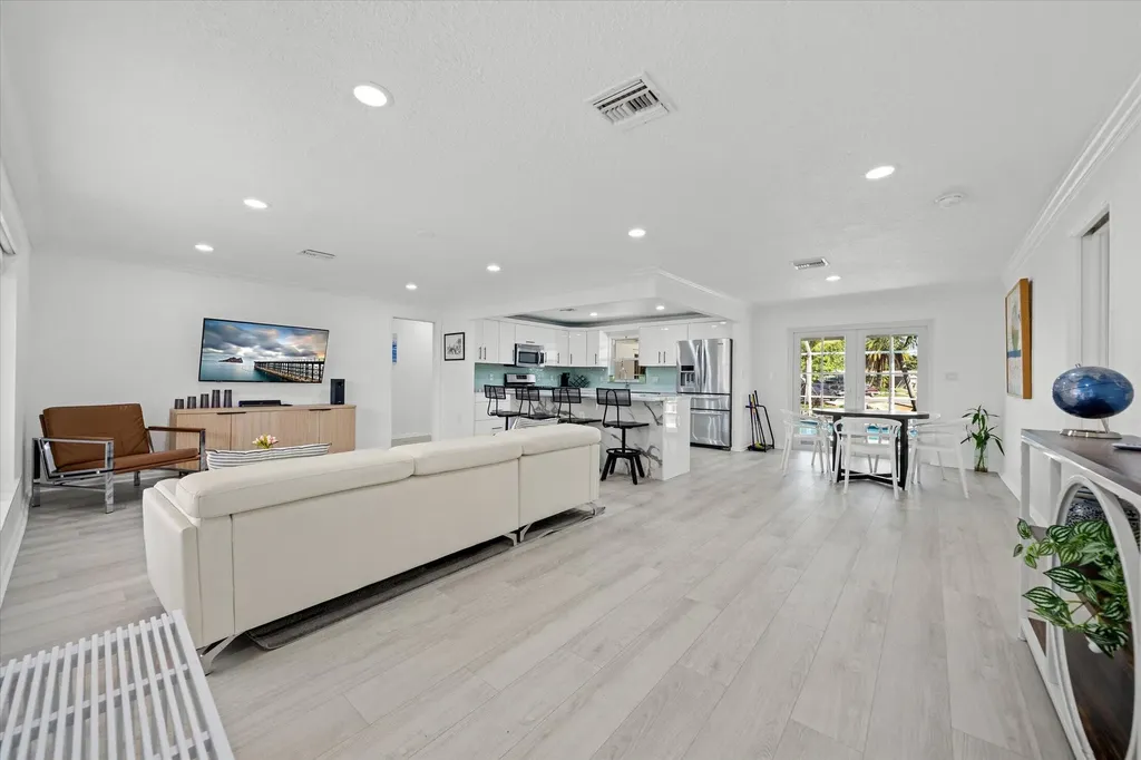 421 SW 18th Street Pompano Beach FL 33060