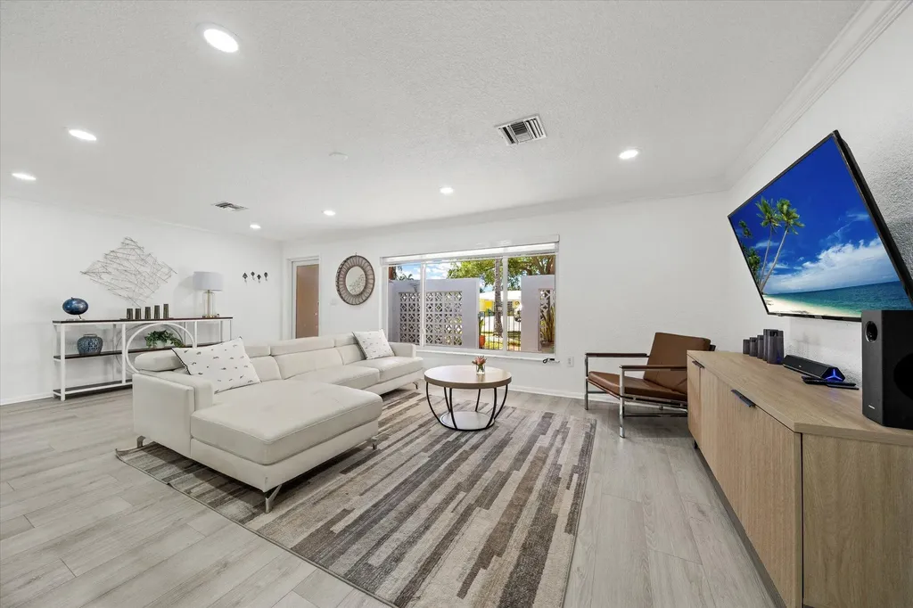 421 SW 18th Street Pompano Beach FL 33060