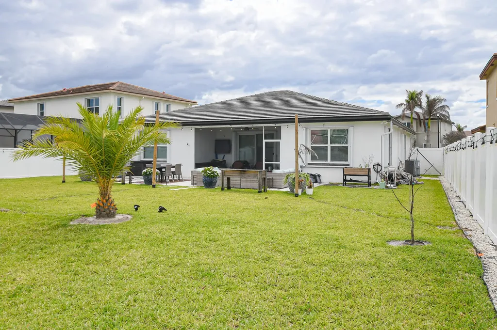 7472 NW Greenspring Street Port St Lucie FL 34987