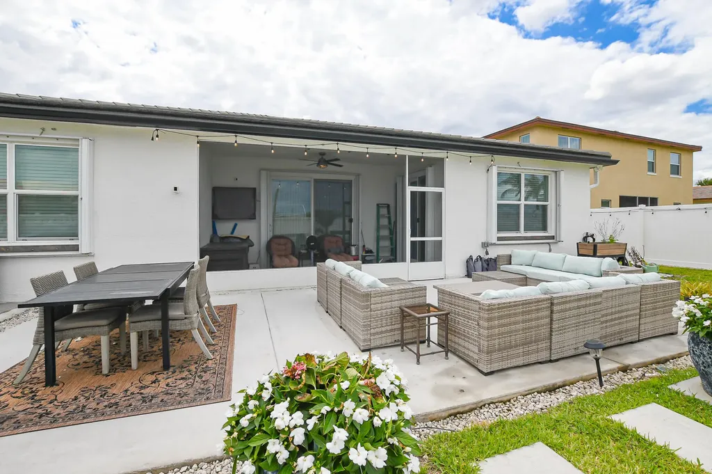7472 NW Greenspring Street Port St Lucie FL 34987