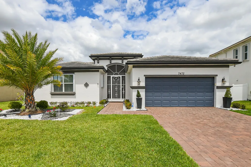7472 NW Greenspring Street Port St Lucie FL 34987