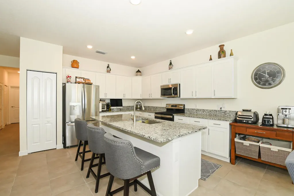 7472 NW Greenspring Street Port St Lucie FL 34987